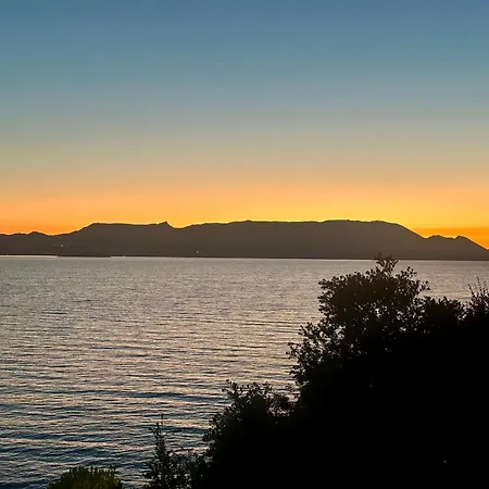 First Row Lägenhet Komarna