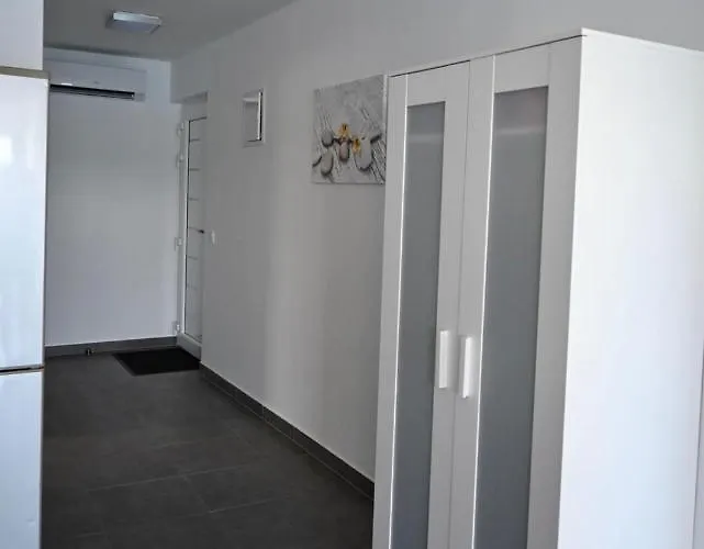 Lägenhet First Row *