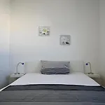 First Row דירה *