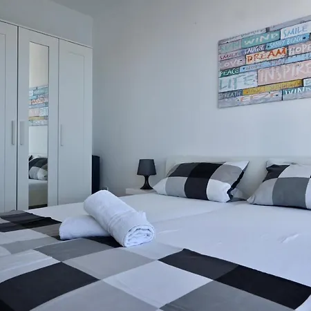 Apartment First Row Komarna