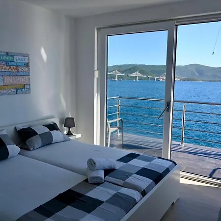 Apartment First Row