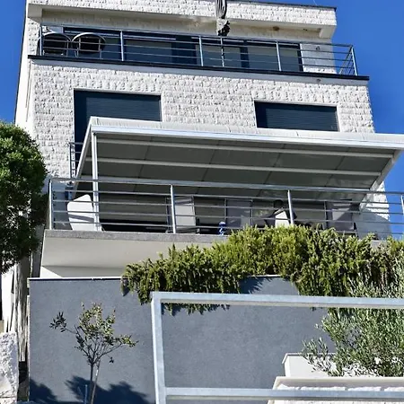 First Row Apartment *
