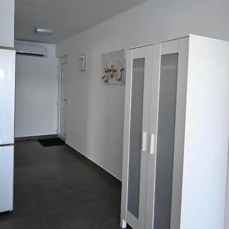 Apartman First Row *