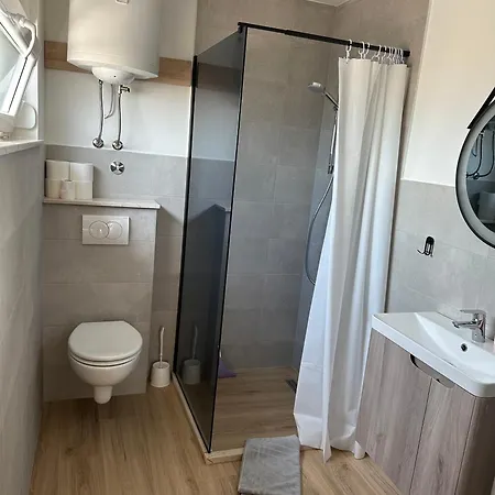 Apartman First Row