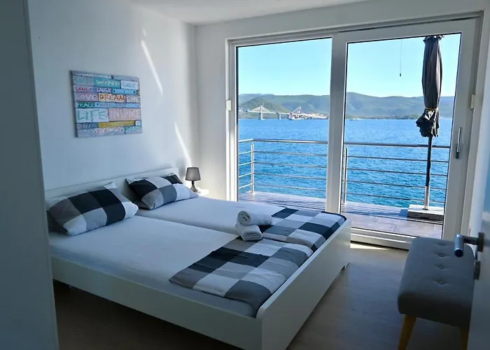 Lägenhet First Row Komarna