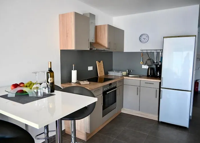 First Row Lejlighed *