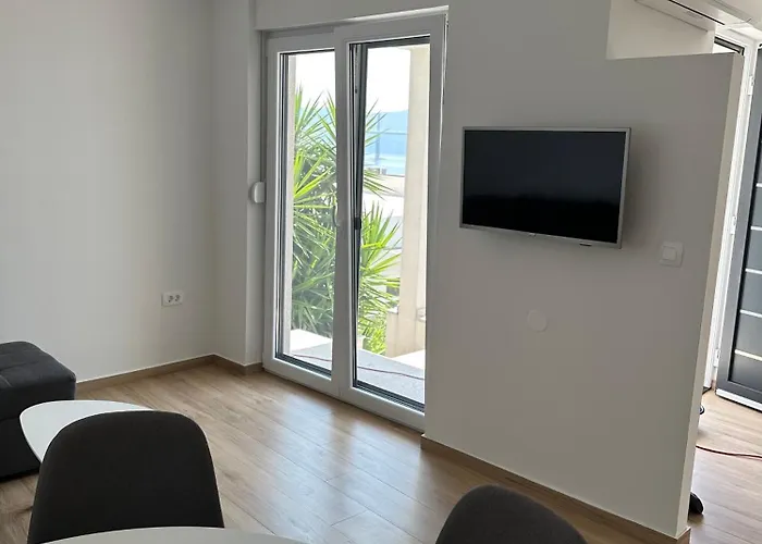 First Row Lejlighed Komarna